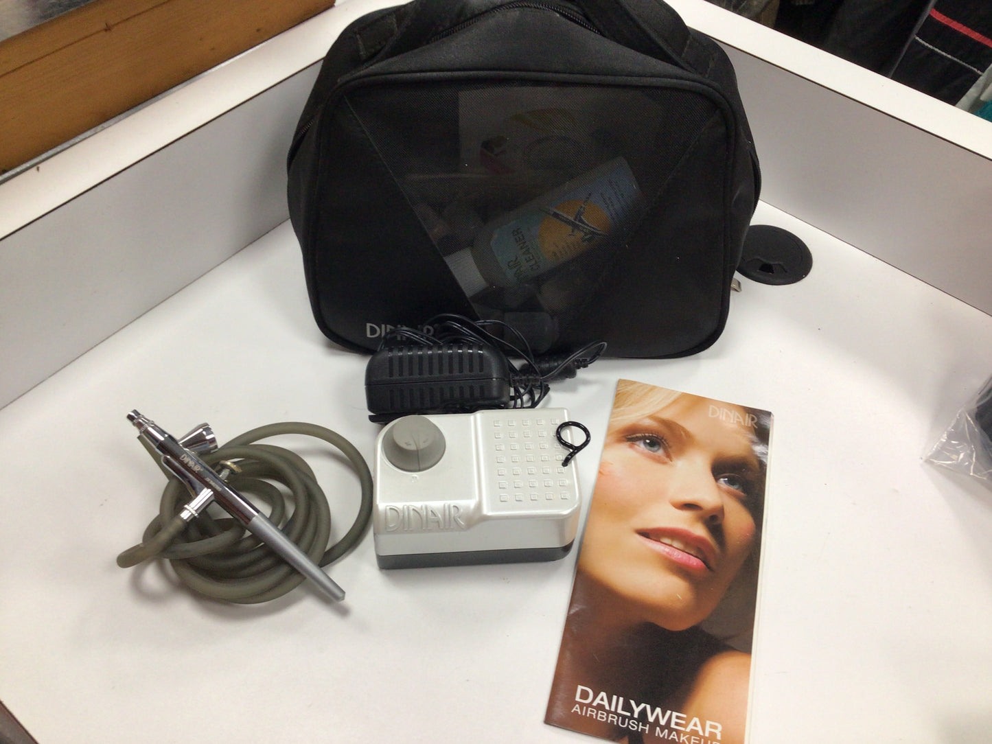 Dinair Airbrush Makeup Kit