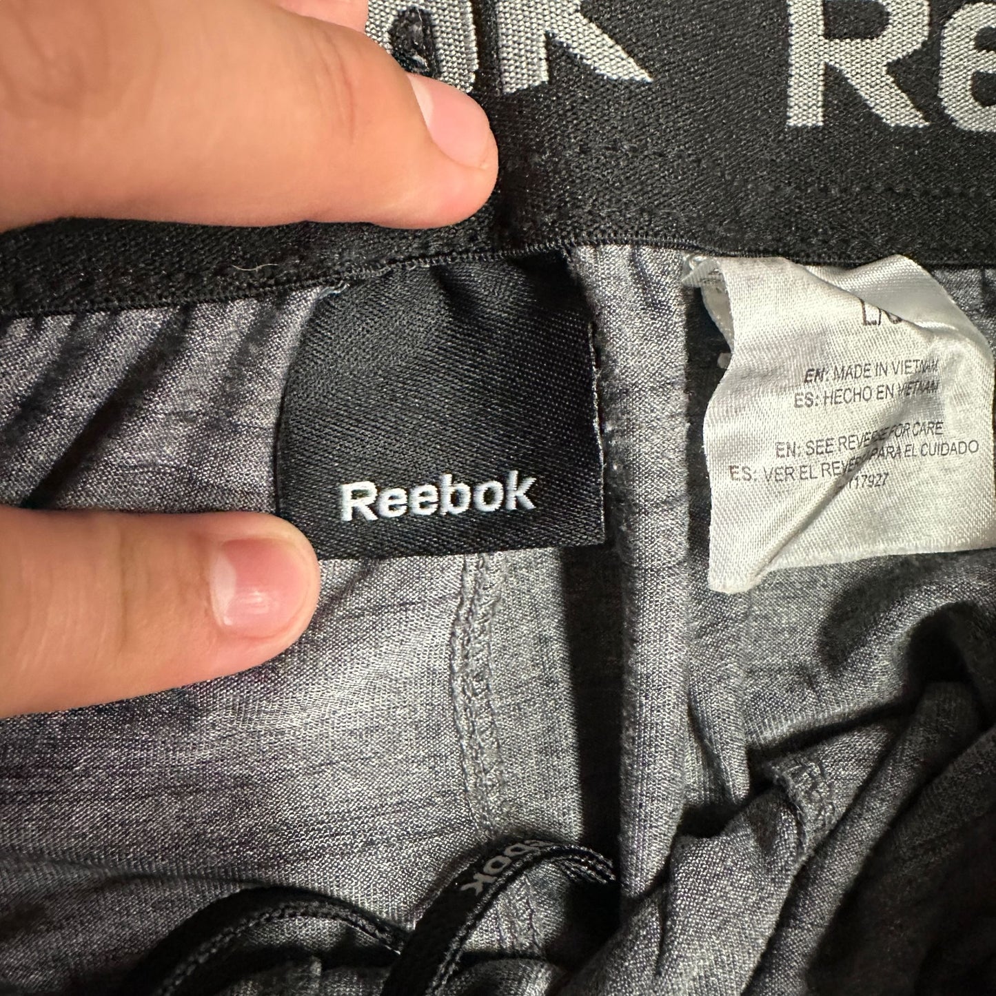 Reebok Mens L Gray Athletic Shorts Drawstring Elastic Logo Gym Running Pockets