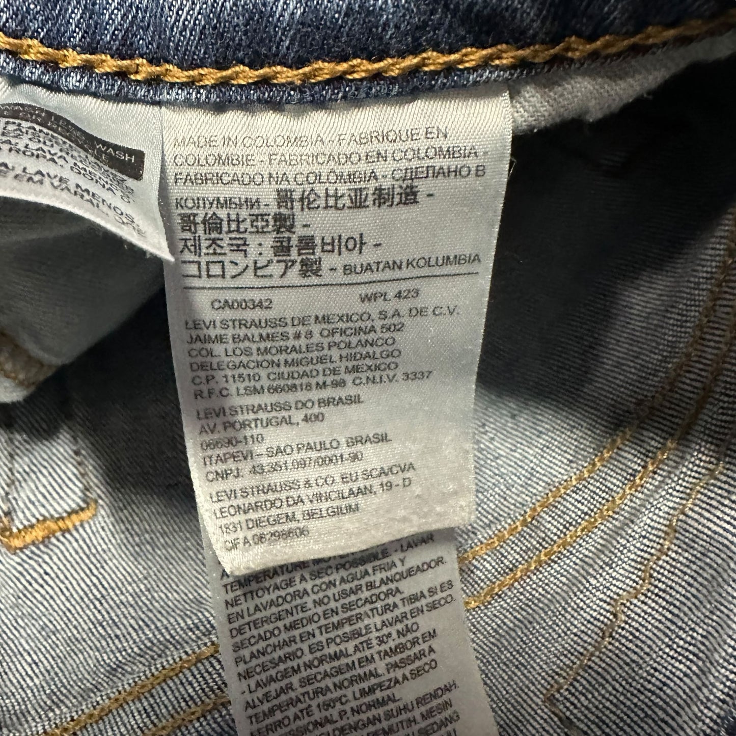 Levi Strauss 559 Straight Leg Blue Jeans Mens 33x32 Light Wash Denim 5 Pocket