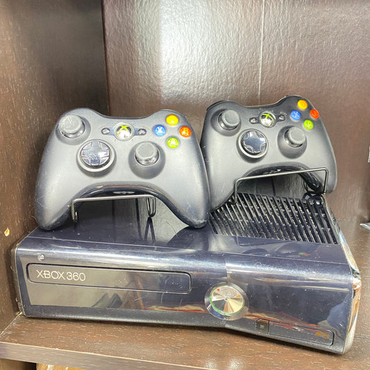 Xbox 360 Slim Model 1439 2 Controllers