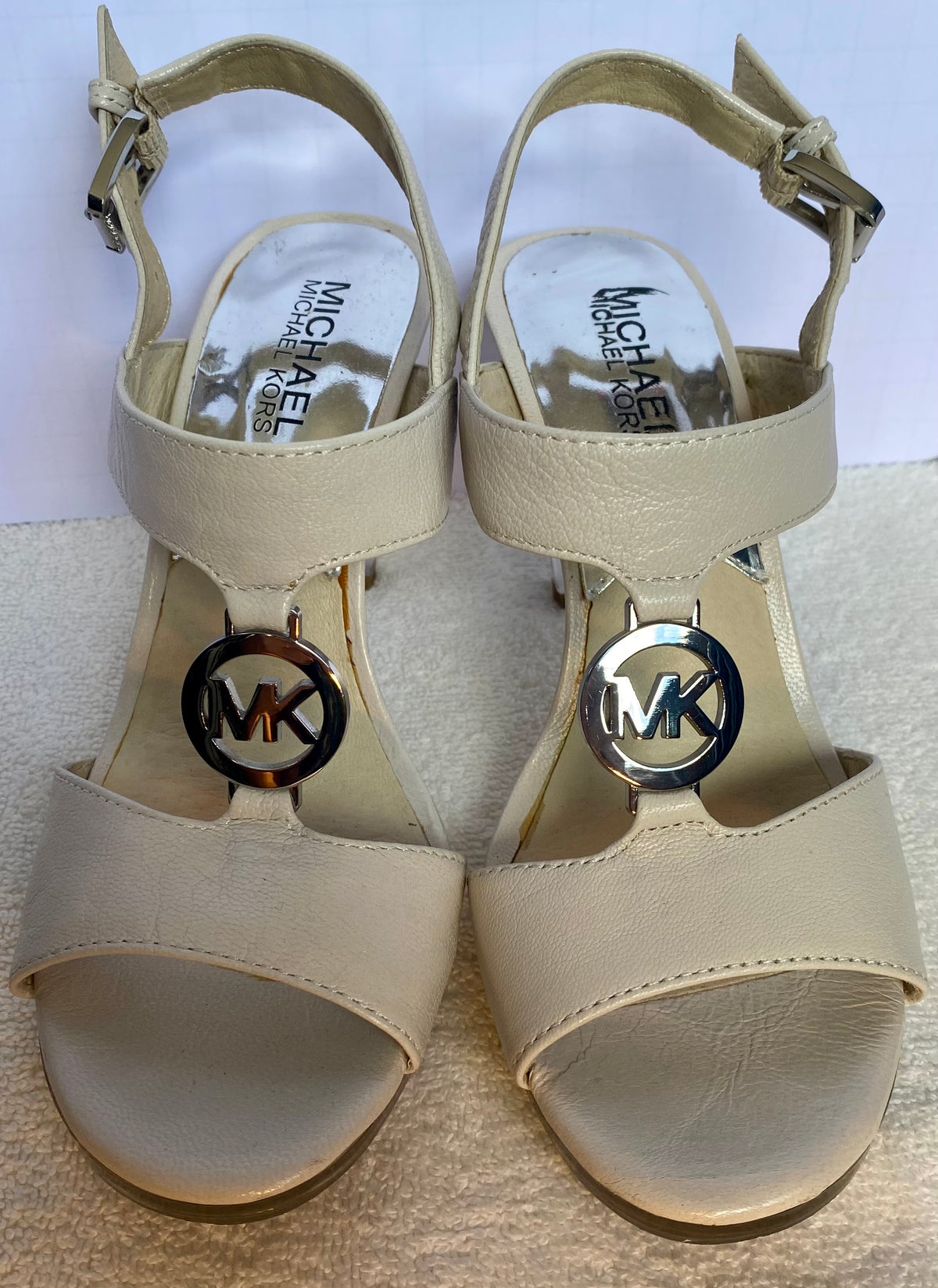 Michael Kors Beige Leather Open Toe High heal Sandal Size 5.5