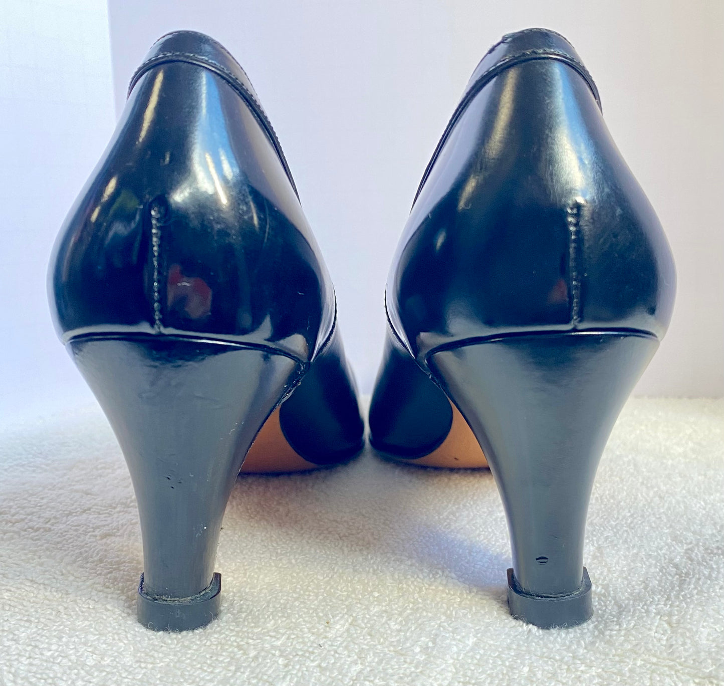 Vintage Black Leather Salvatore Ferragamo Pump Rounded Toe 7.5