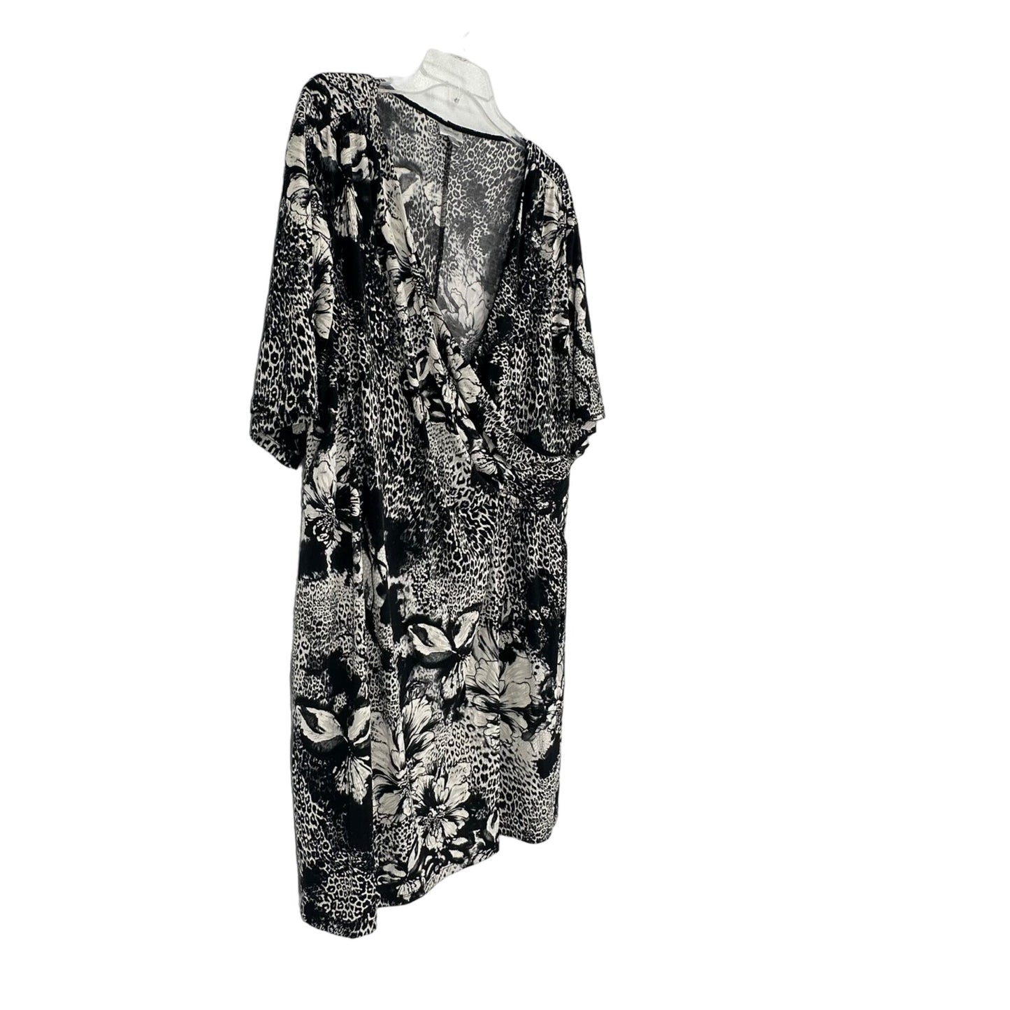 Avenue 30/32 Dress Black White Floral Animal Print Surplice VNeck Knee Length