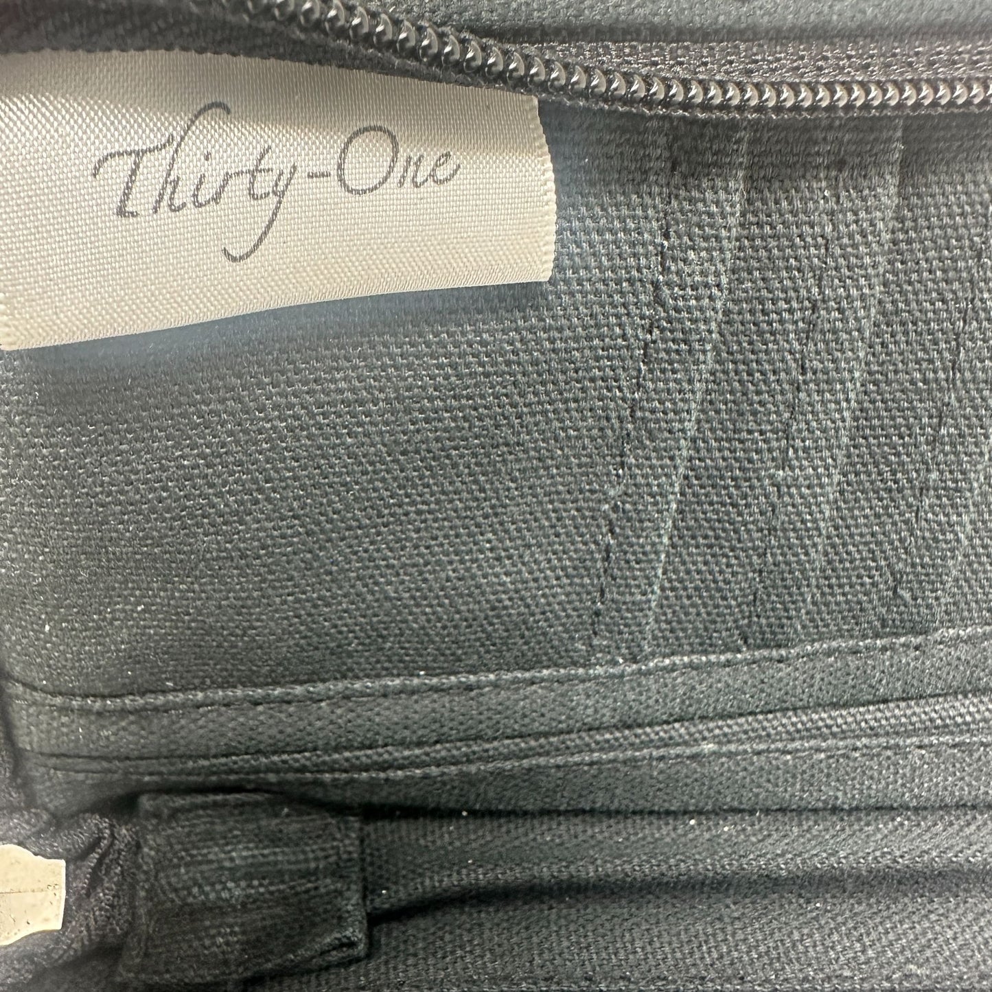 Thirty-One Black Quilted Wallet Zip Closure Card Slots Change Slot Accessories