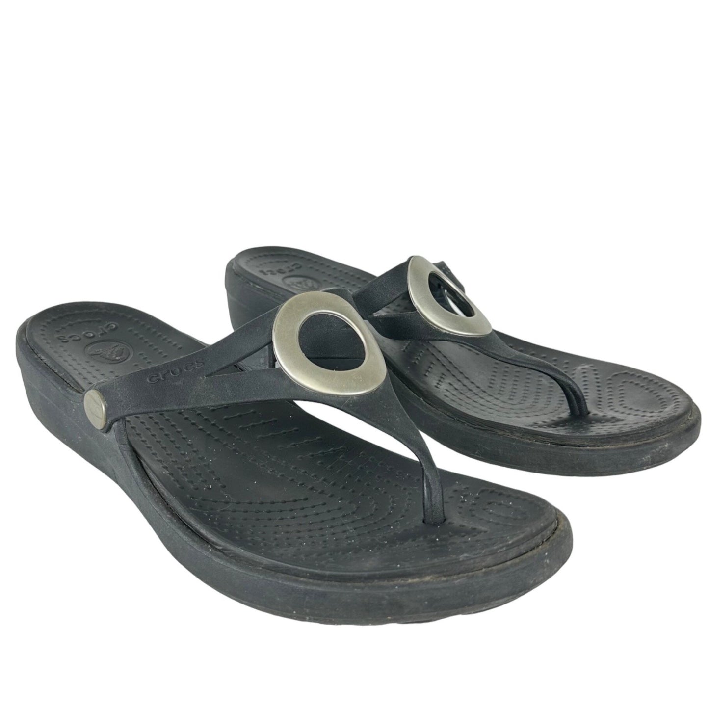 Crocs Womens 11 Black Sanrah Flip Flop Wedge Slip On Sandal Silver Circle Emblem