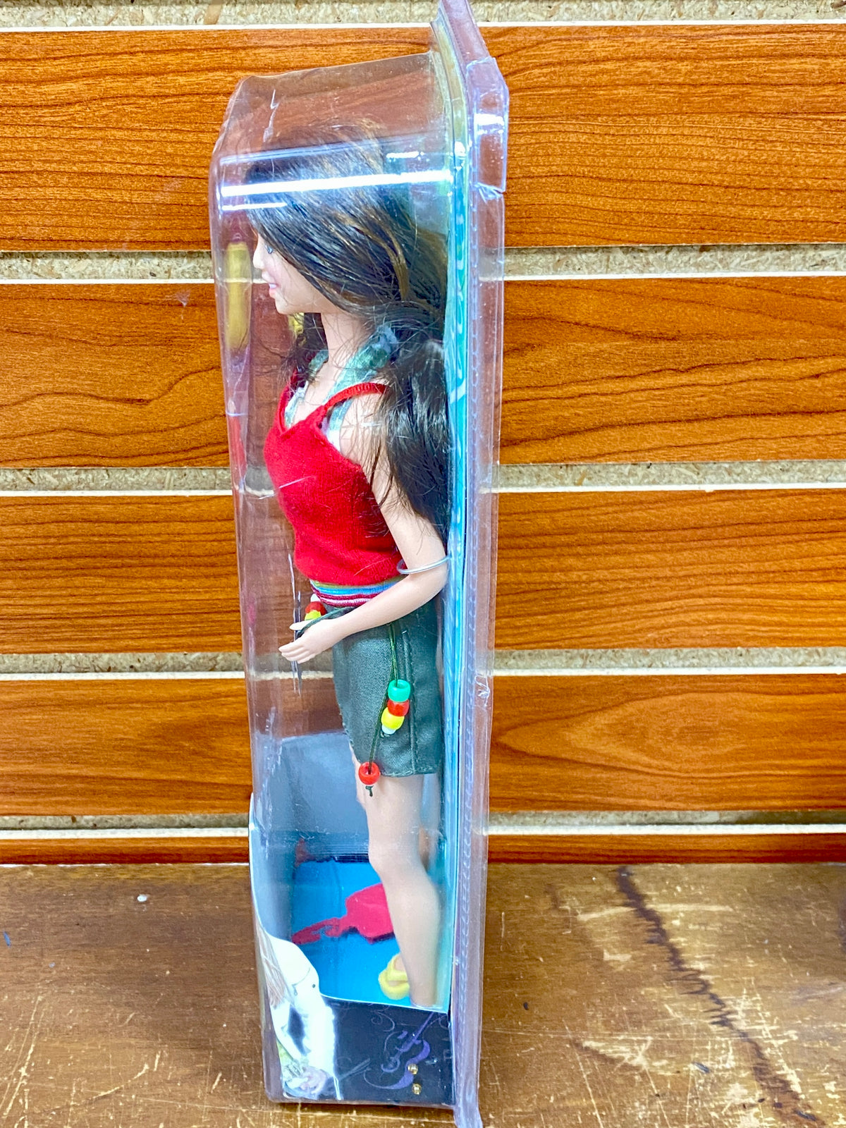 2007 Collectors Edition Hannah Montana Miley’s Stylin’ Stuff Doll 14 Piece