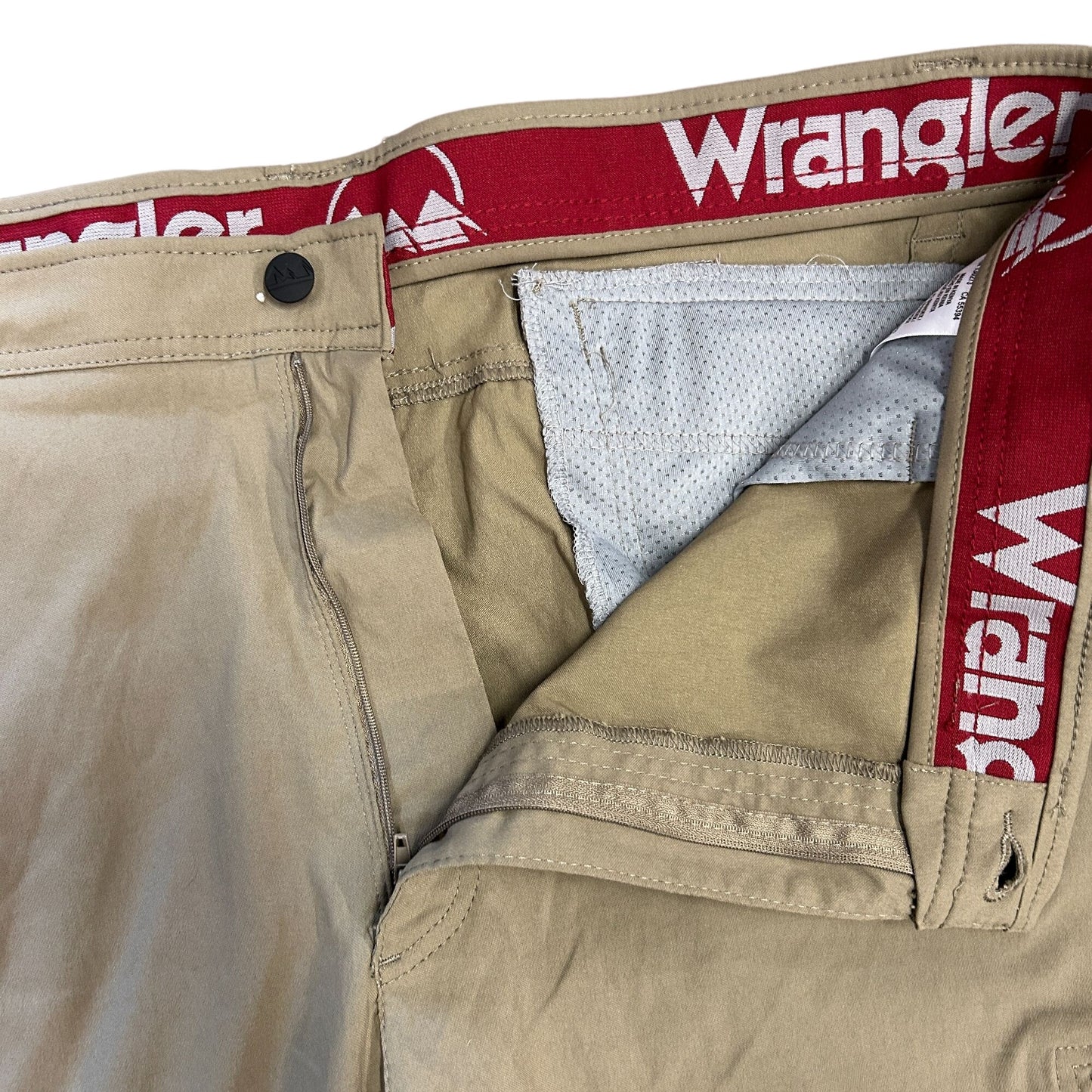 Wrangler 42x30 Outdoor Zippered Cargo Stretch Pants Color Khaki Nylon/Spandex