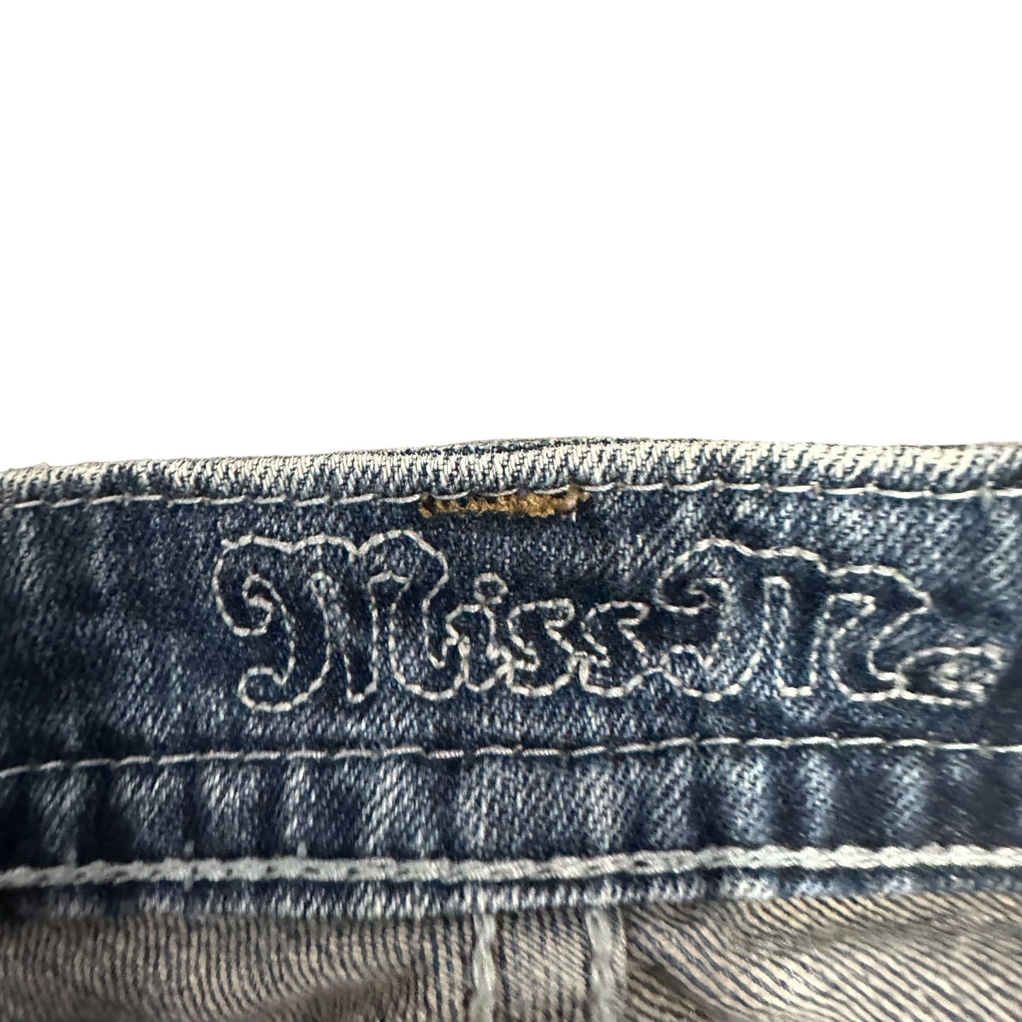 Miss Me 27 Capri Blue Jeans Fluer De Lis Embroidered Bling Distressed Studs