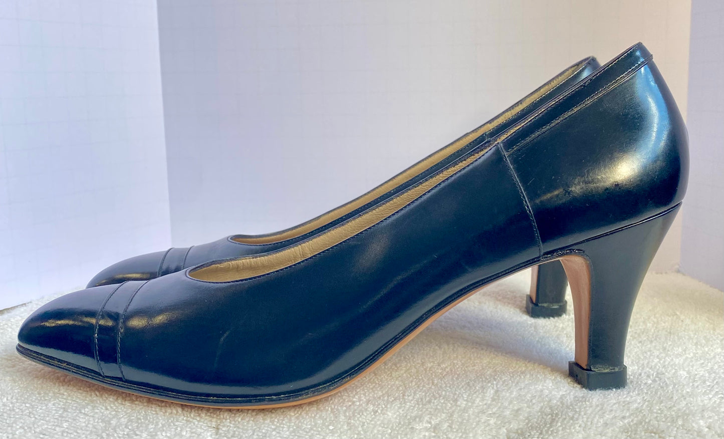 Vintage Black Leather Salvatore Ferragamo Pump Rounded Toe 7.5