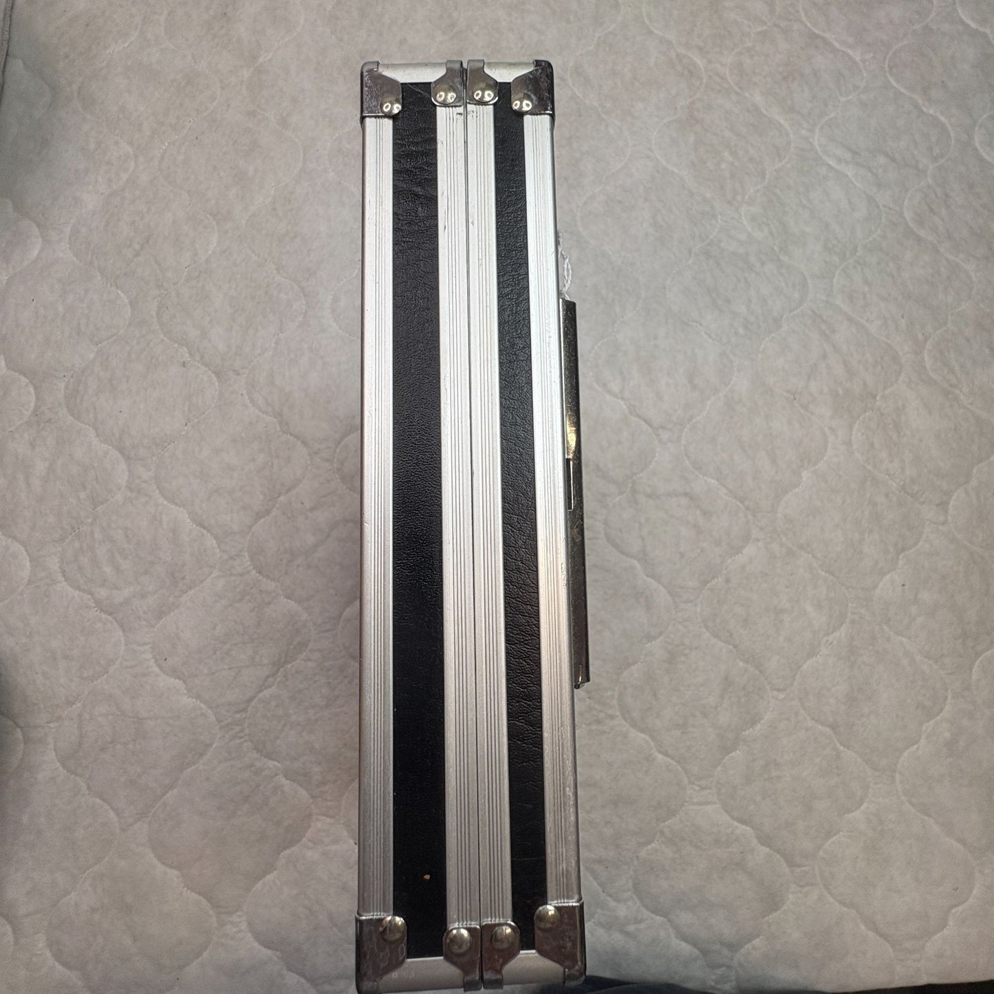 VAULTZ Locking Clipboard Storage w/2 Keys Wall Mount Aluminum Black Faux Leather