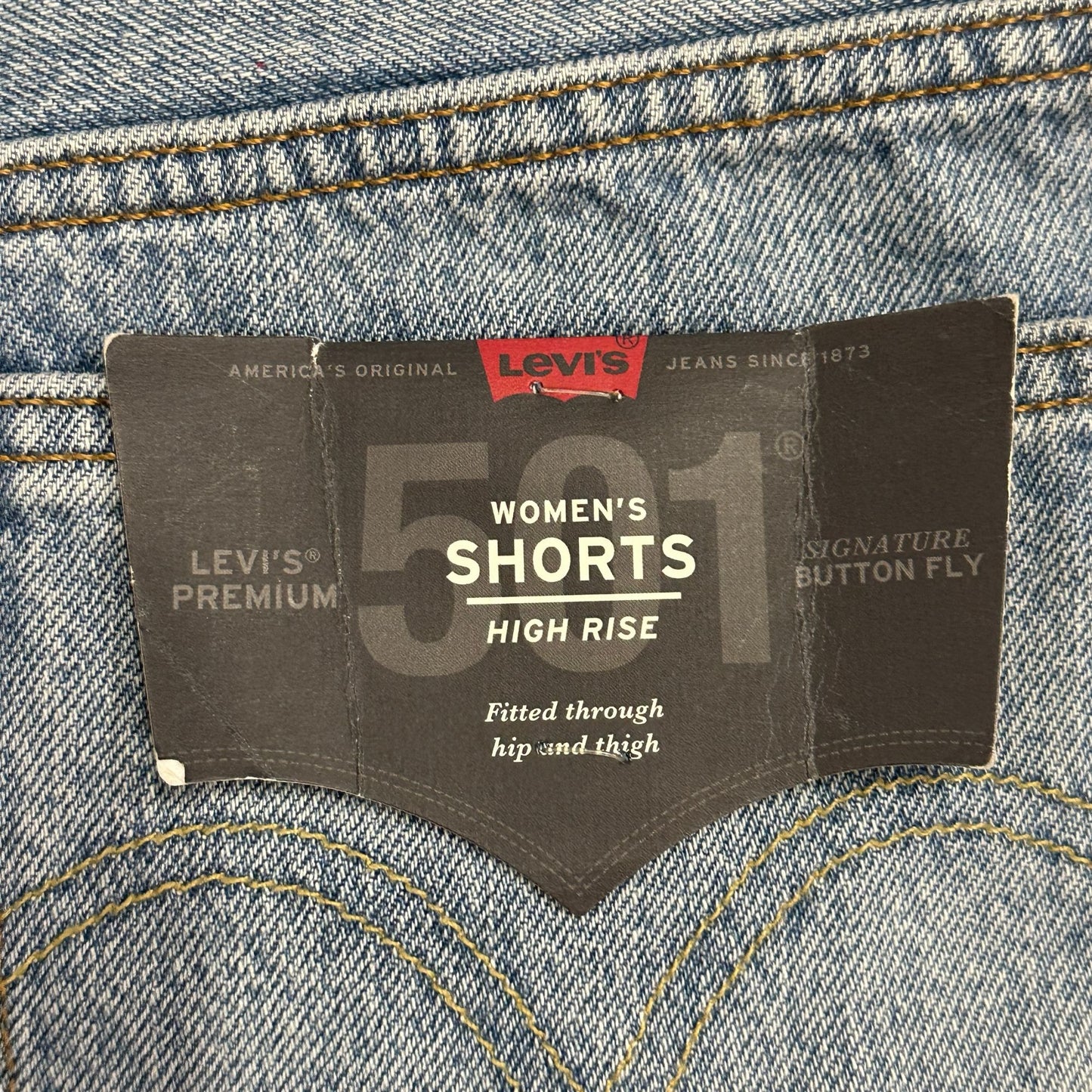 NWT Levis Womens 31 501 High Rise Jean Shorts Button Fly Distressed Cut Off Logo