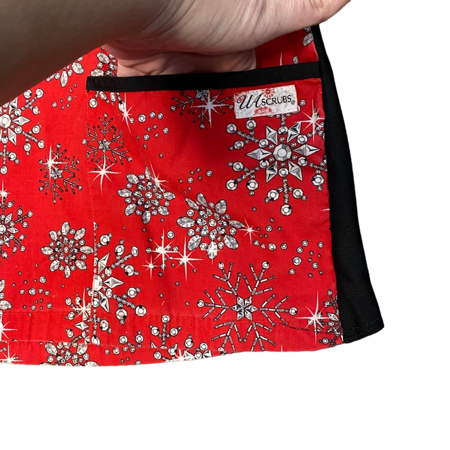 UA Scrubs L Red Snowflake Print Scrub Top Stretch Knit Side Panel Christmas