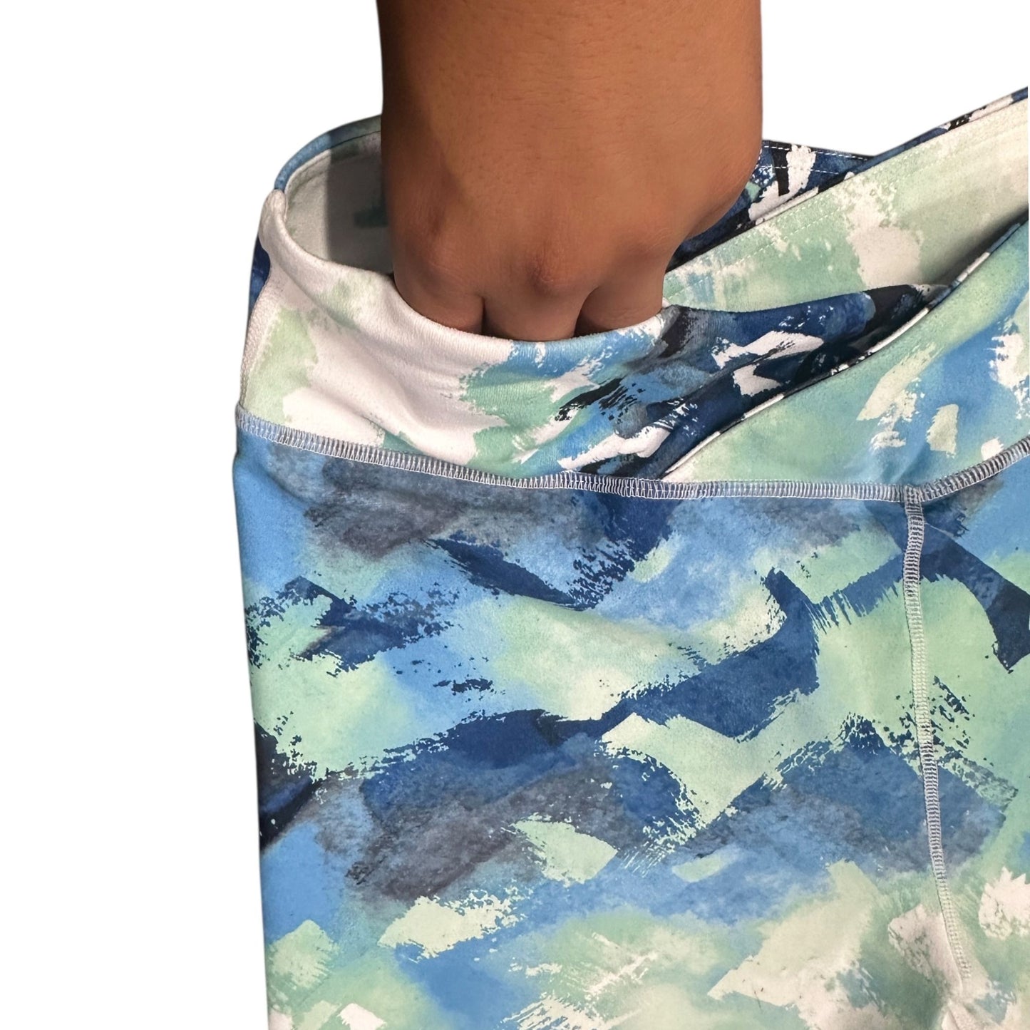 Fabletics L Winn Printed PowerHold Capri Leggings Compression Athleisure