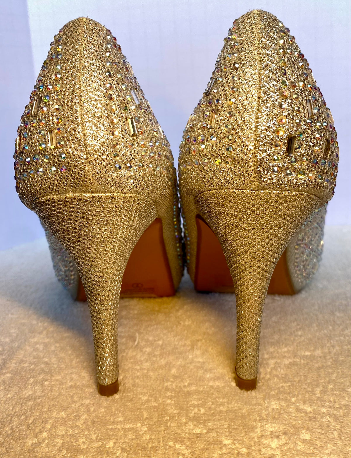 Delicacy Silver Glitter and Rhinestone Embellished High Heel Pumps