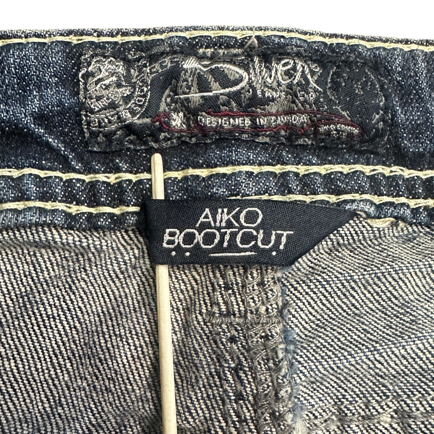 Silver Jeans Aiko Bootcut 16x33 Stretch Embroidered Lace Thick Stitch Distressed