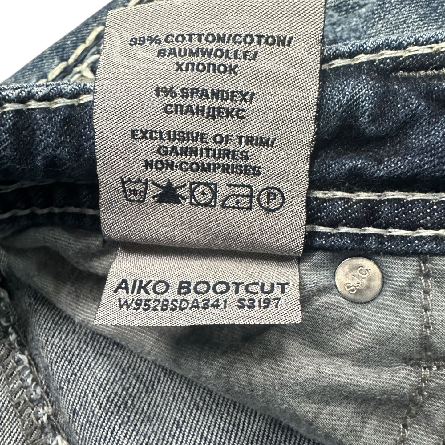 Silver Jeans Aiko Bootcut 16x33 Stretch Embroidered Lace Thick Stitch Distressed