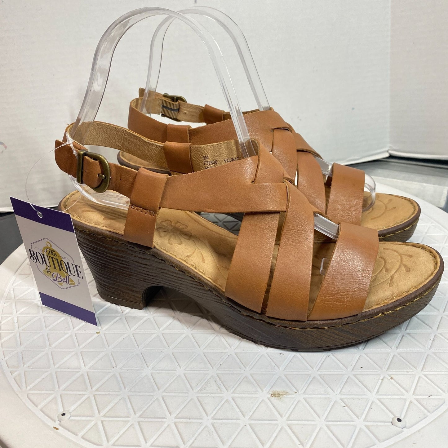 Born Leather Sandals 9 Chunky Block Heel Strappy Casual Comfort Shoes Tan F22806