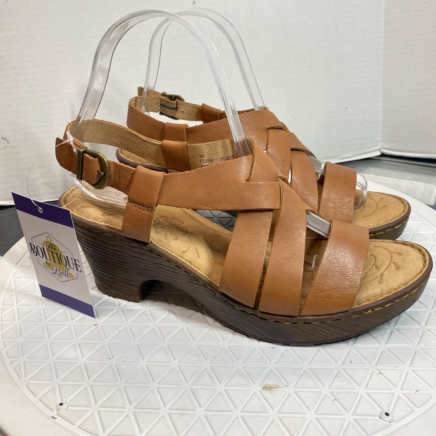 Born Leather Sandals 9 Chunky Block Heel Strappy Casual Comfort Shoes Tan F22806
