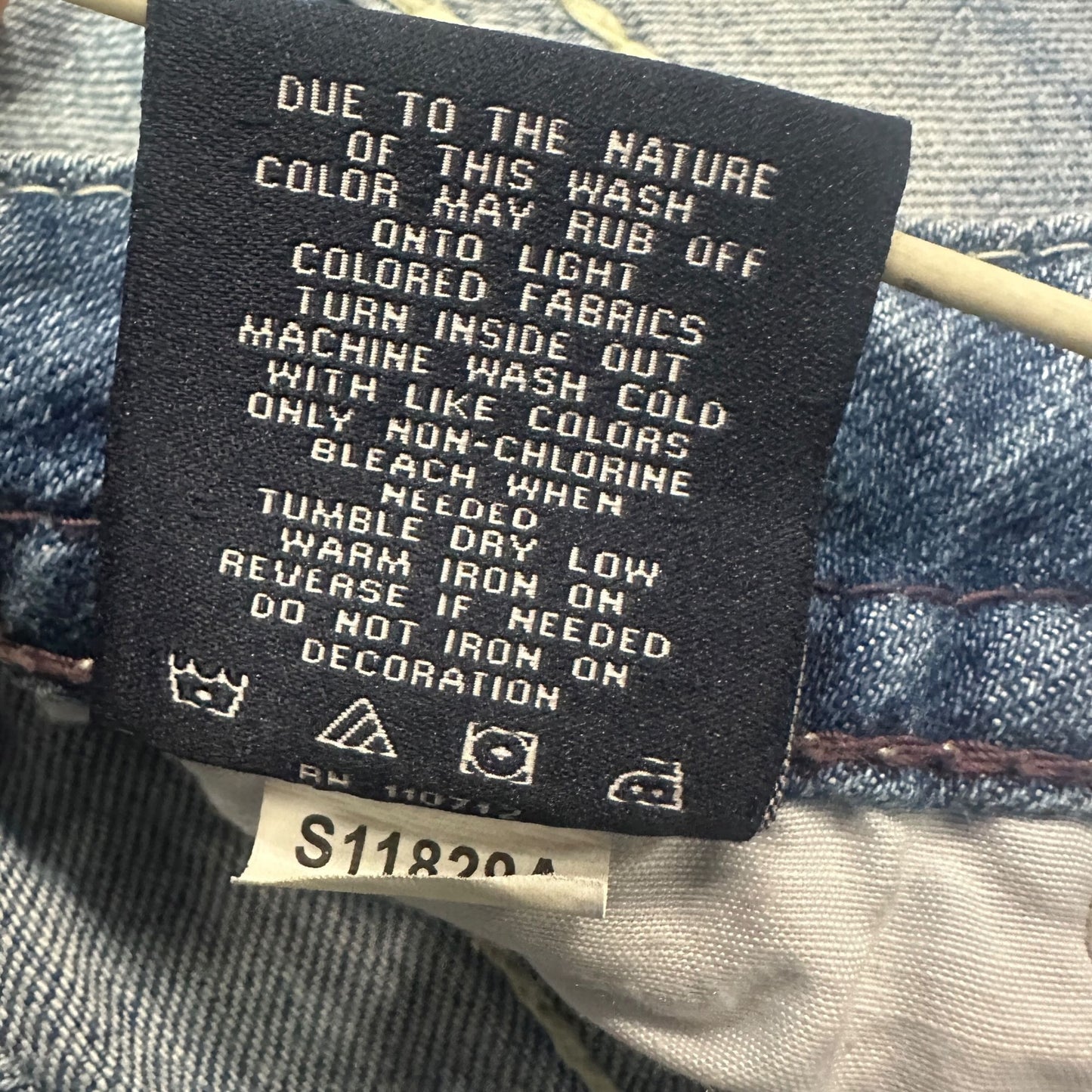 Vigoss Womens 10 Heritage Fit Cut Off Jean Shorts Ripped Raw Hem Thick Stitch