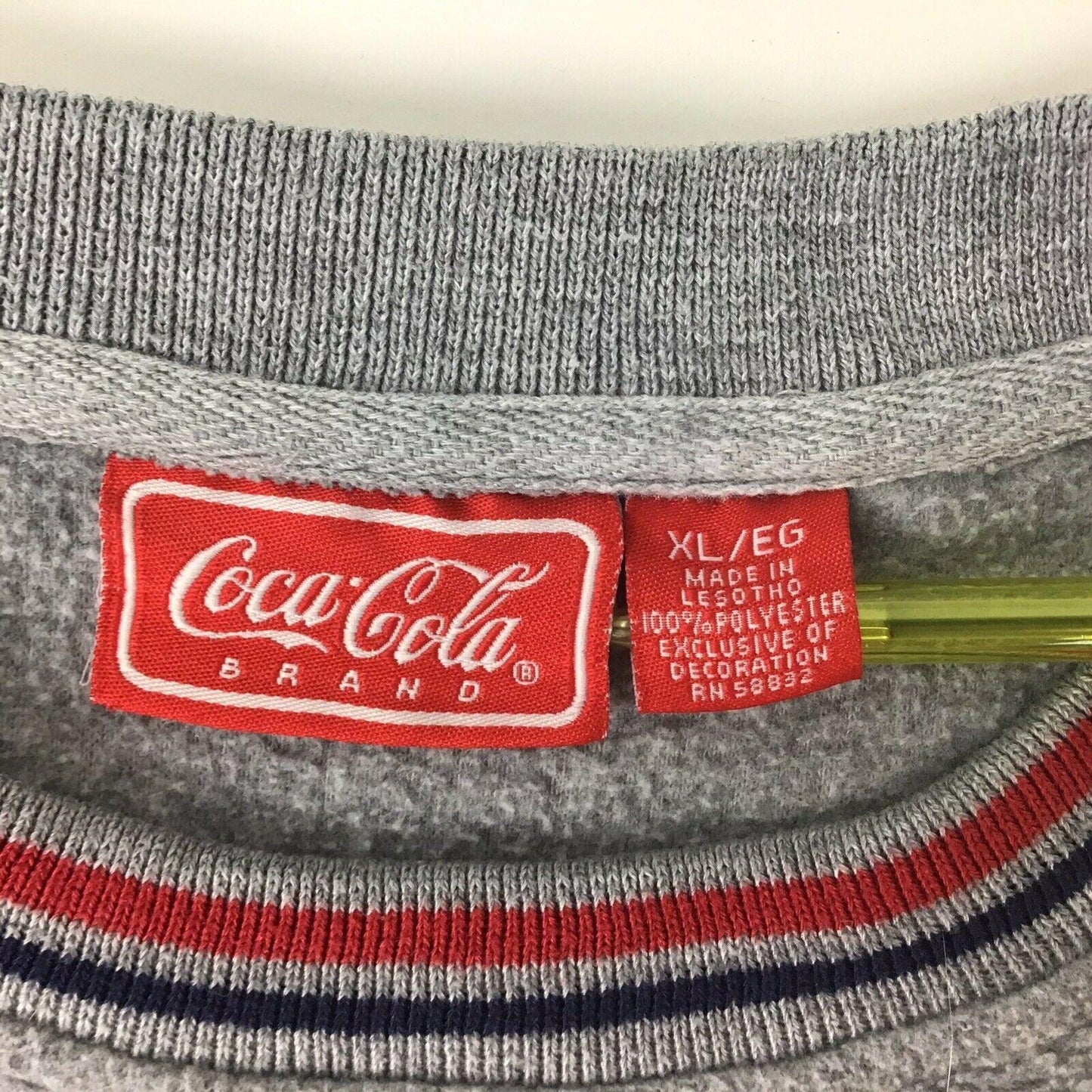 Vintage Coca Cola XL Gray Fleece Sweatshirt Real Refreshing Embroidered Logo