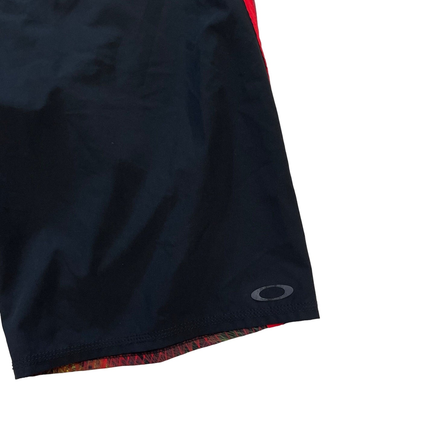 Oakley Mens 30 Swim Shorts Board Shorts Black Red Zip Pockets Drawstring