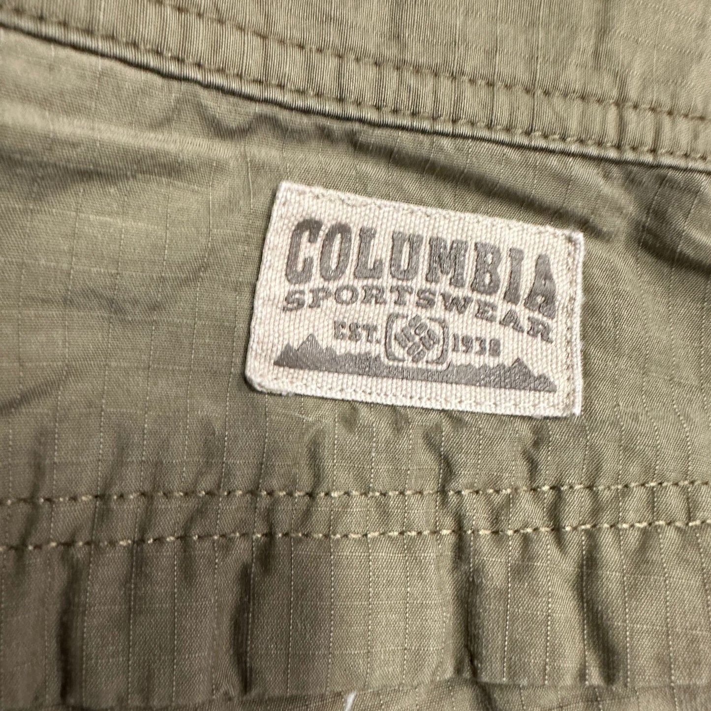 Columbia Twisted Cliff RipStop Mens 40X30 Zip Fly Cargo Hiking Khaki Pant XM8936