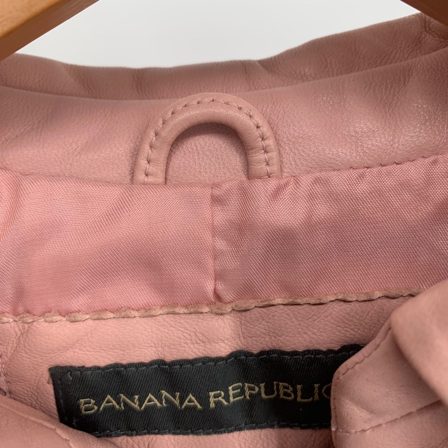 Banana Republic M Plush Pink Soft Leather Jacket Hook Eye Cuffed Collared Casual