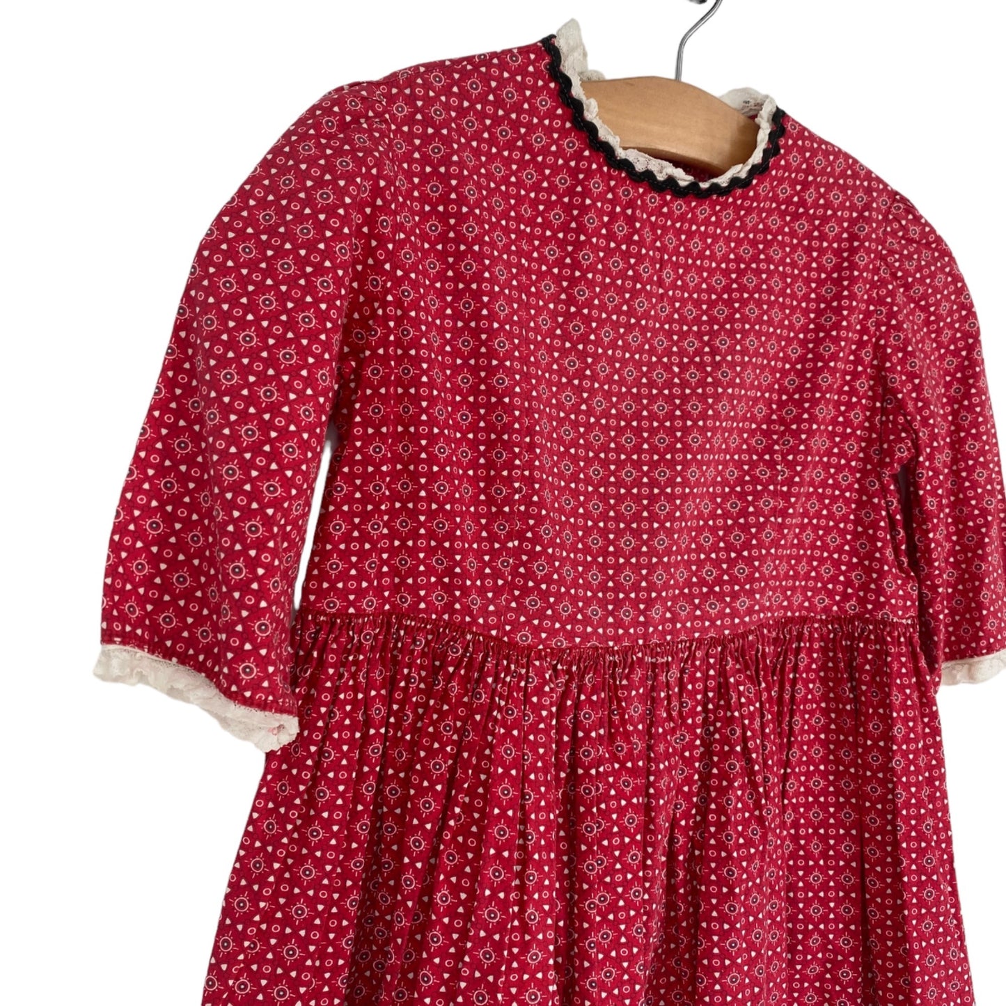 Vintage 1950s Handmade 6 Girls Dress Red Print Ric Rac Lace Trim Button Back