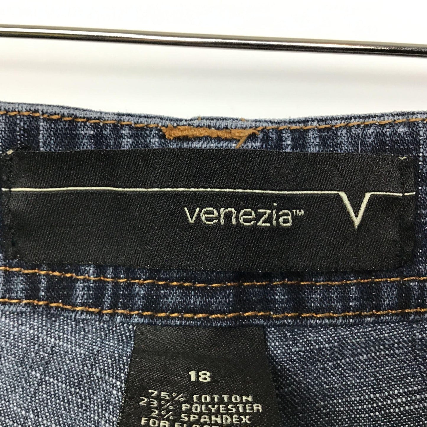 Venezia Womens 18 Cropped Blue Jeans Dark Wash Mid Rise Flap Pockets Denim Pants