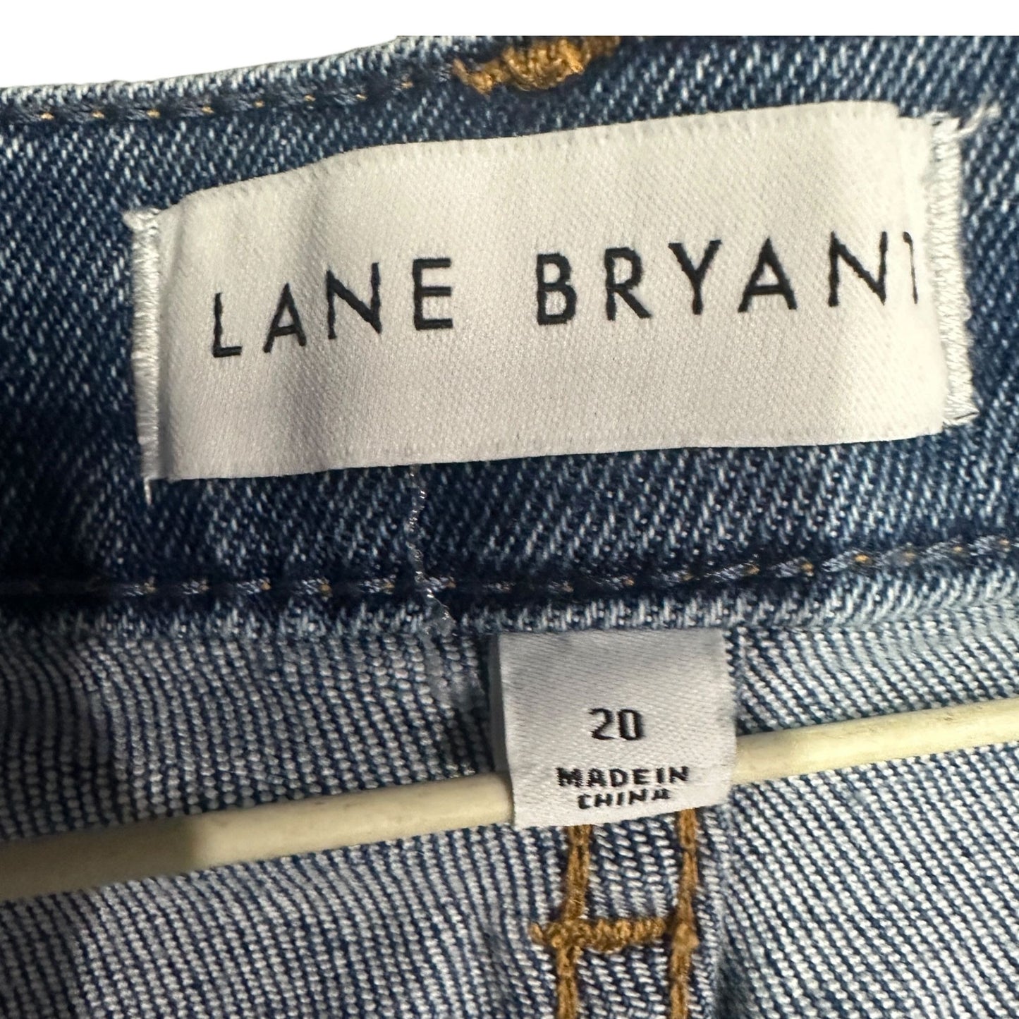 Lane Bryant Flex Magic Waistband Signature Fit Mid Rise Boyfriend Midi Short 20