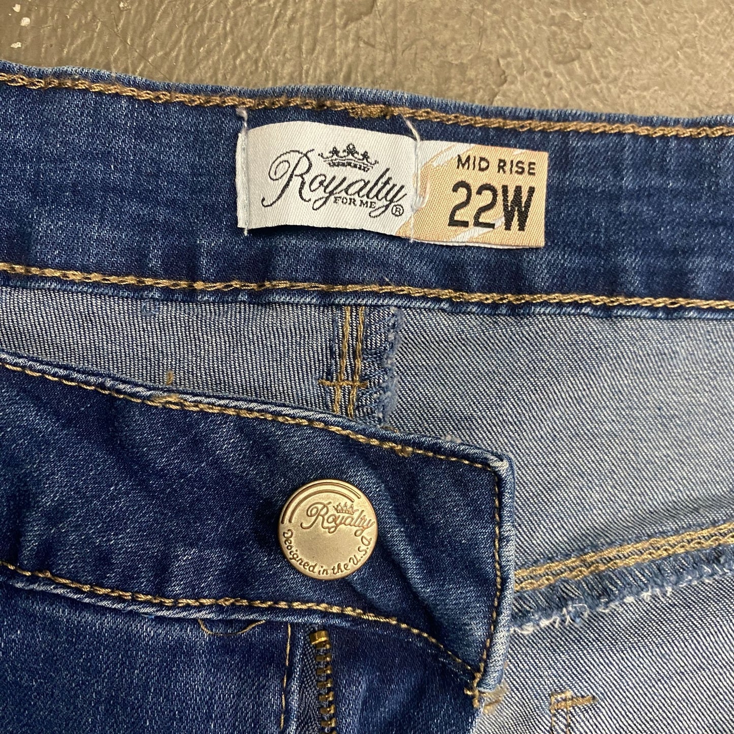 NWT Royalty Fashion Capri Jeans Distressed Blue Denim Mid Rise 22W Casual Basics