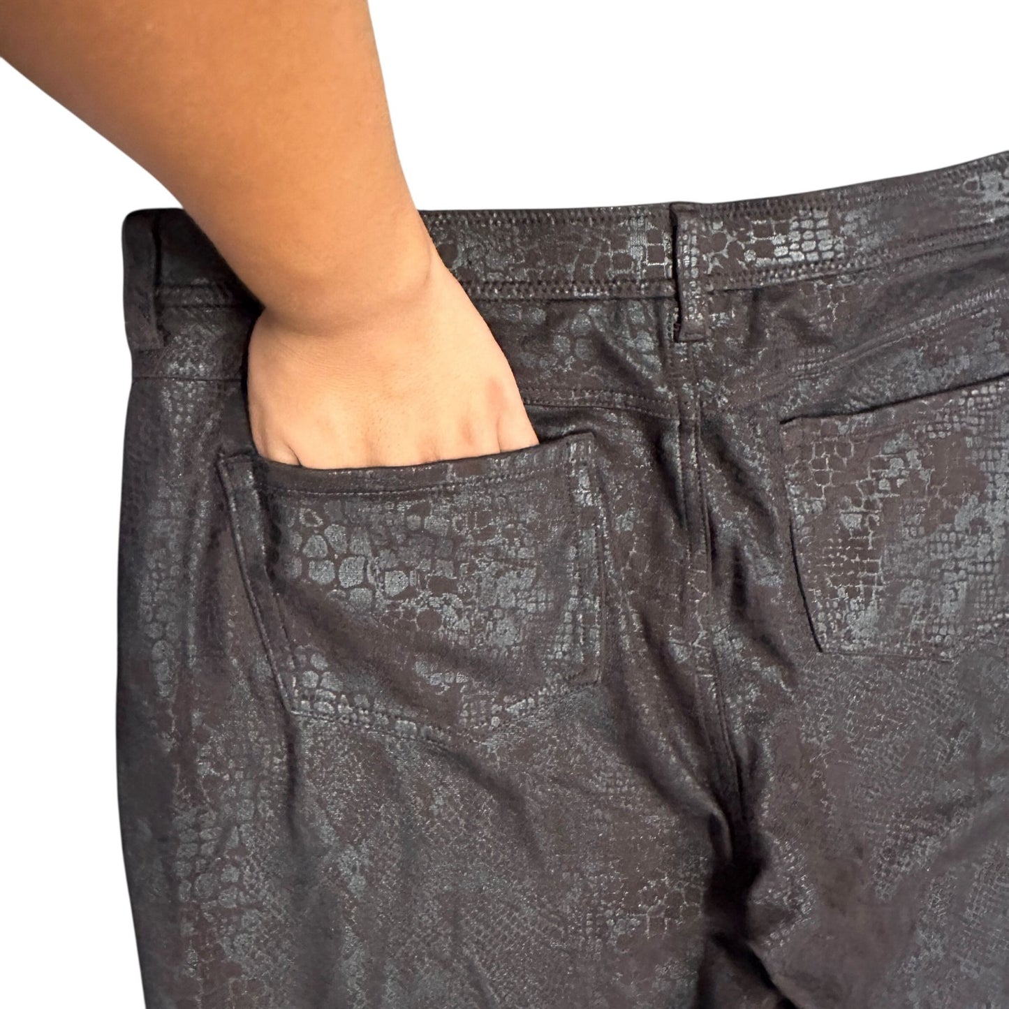 Chicos Black Metallic Snakeprint Ankle Pants Size 16 Rayon Blend Womens