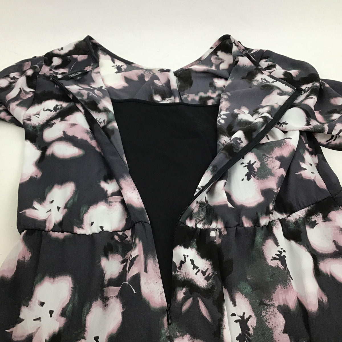 Vera Wang Womens XXL Dress Twist Front V-Neck Asymmetrical Hem Grey Pink Floral