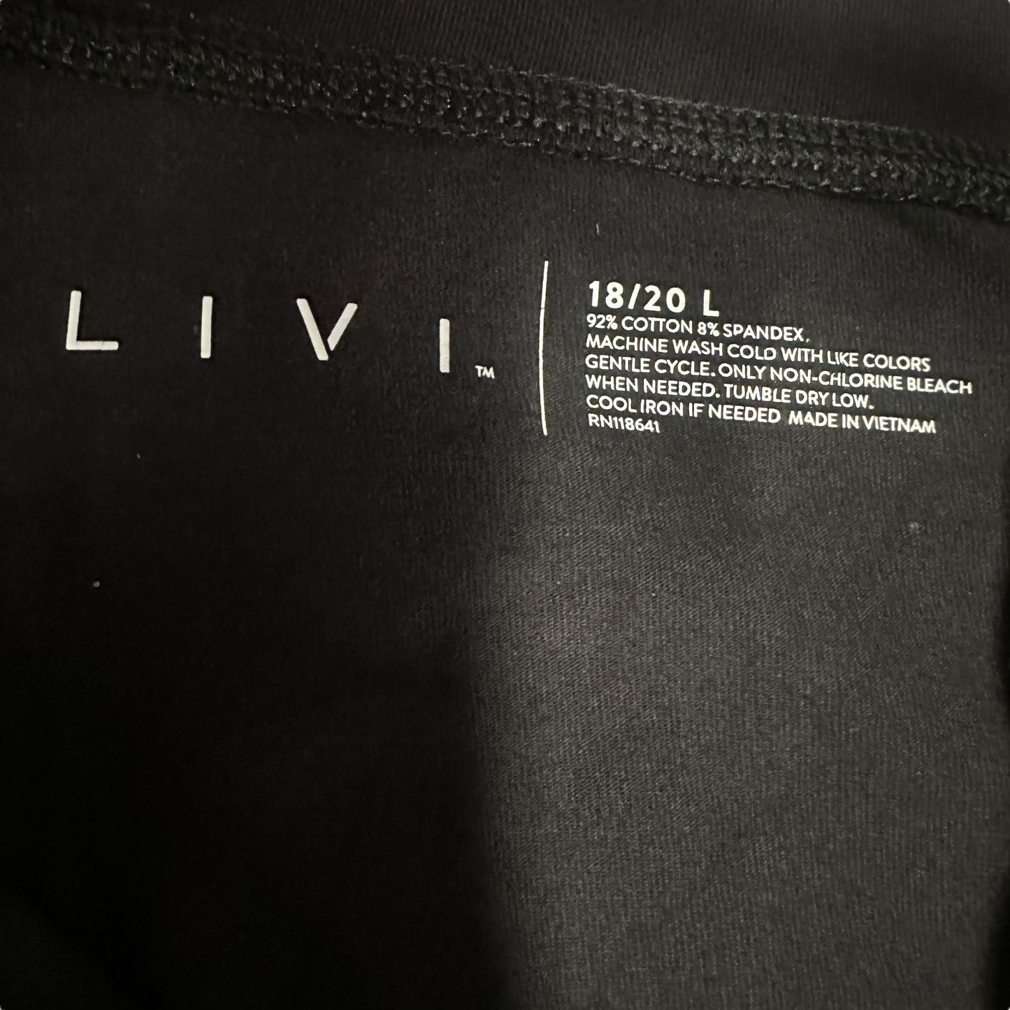 NWT Livi Activewear 18/20L Black Signature Strength Yoga Pants No Show Through